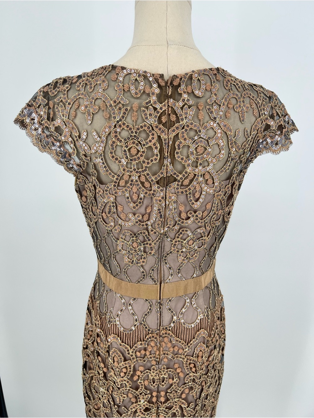 Tadashi Shoji Women's Natural Sequin Lace Body-Con Cocktail Dress | 6 - Picture 6 of 12